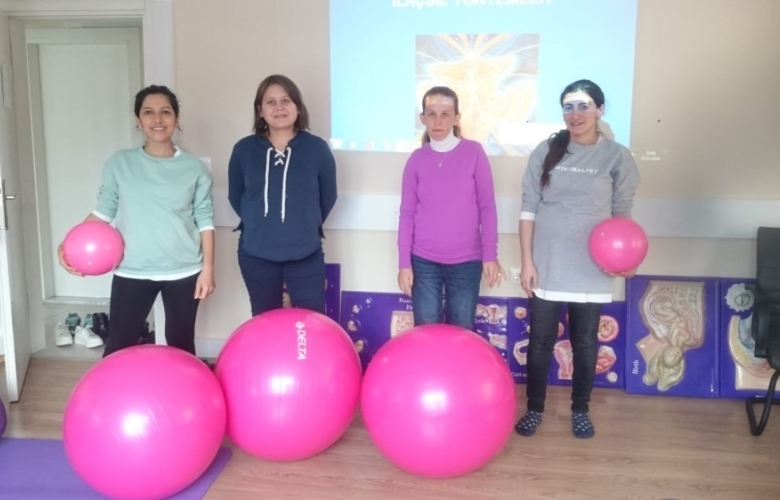 ÇANAKKALE' DE GEBELER 'ANNELİĞE İLK ADIMI "GEBE SINIFI" NDA ATIYOR