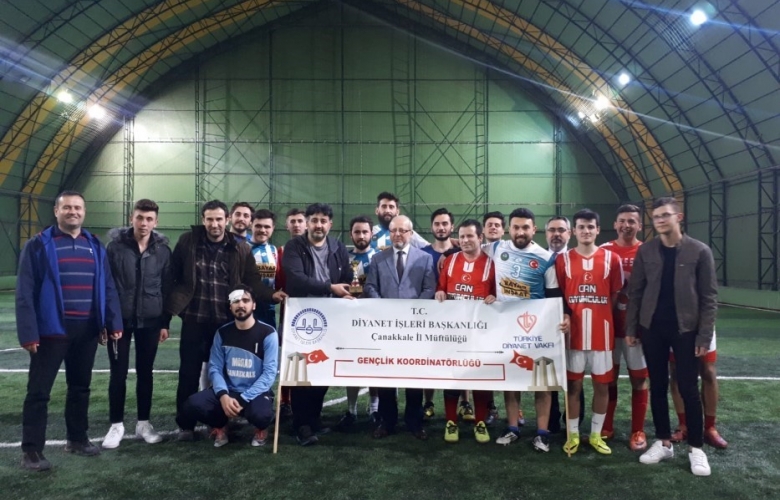 FUTBOL TURNUVASI SONA ERDİ