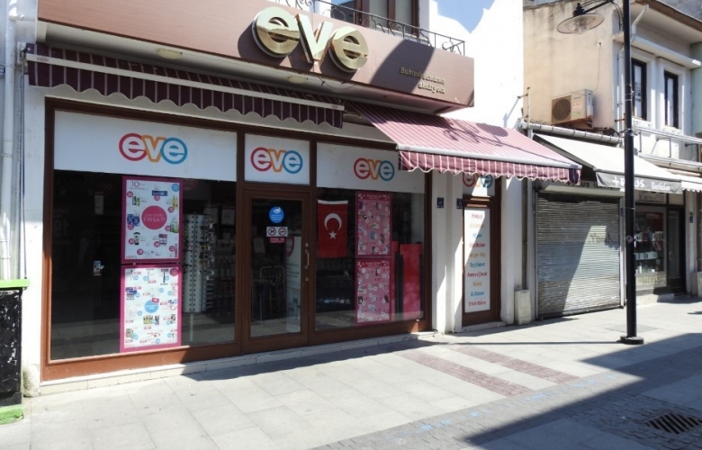 ÇARŞI CADDESİ KAPANDI CORONAVİRÜS  TEHDİDİ İŞYERLERİNİ KAPATTI