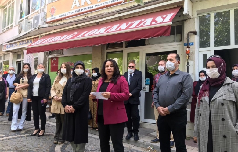 AK PARTİ KADIN KOLLARINDAN BAYRAMİÇ BELEDİYE BAŞKANI MERT UYGUN' A TEPKİ