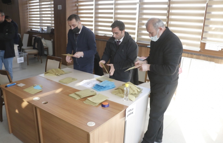 BAKKALLAR ODASININ YENİ BAŞKANI SERDAR UZUN OLDU