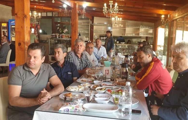 ÜNAL BAYRAMİÇ'  TE  ESNAFLAR İLE BİRARAYA GELDİ