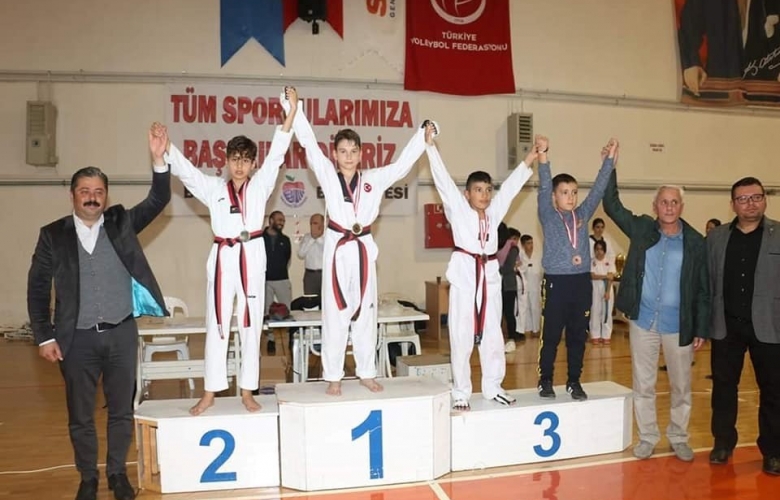 BAYRAMİÇ BELEDİYESİ TARAFINDA GERÇEKLEŞTİRİLEN CUMHURİYET KUPASI TAEKWONDO ŞAMPİYONASI TAMAMLANDI