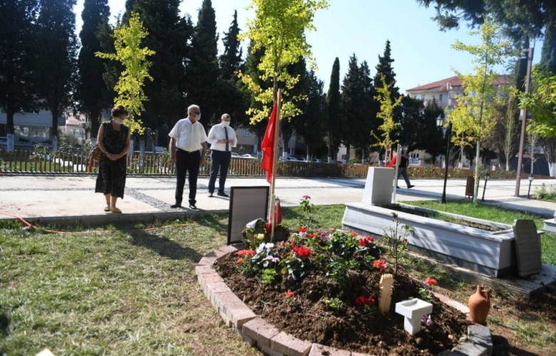 GÖKHAN ŞEHİT TUĞGENERAL ERDOĞAN'IN KABRİNİ ZİYARET ETTİ