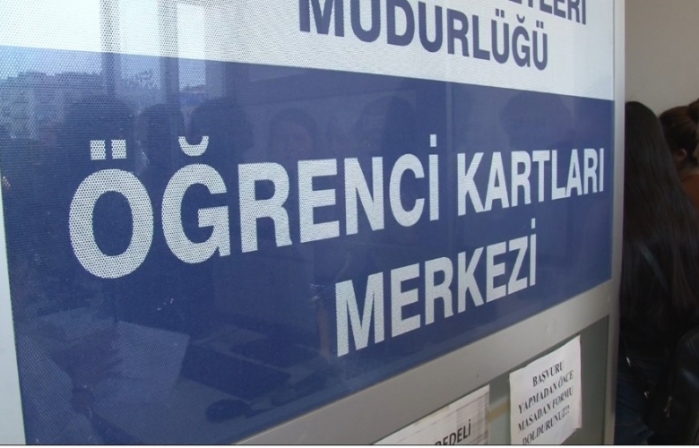 ÇANAKKALE BELEDİYESİ ÖĞRENCİ KENT KART BÜROSUNDA YOĞUNLUK