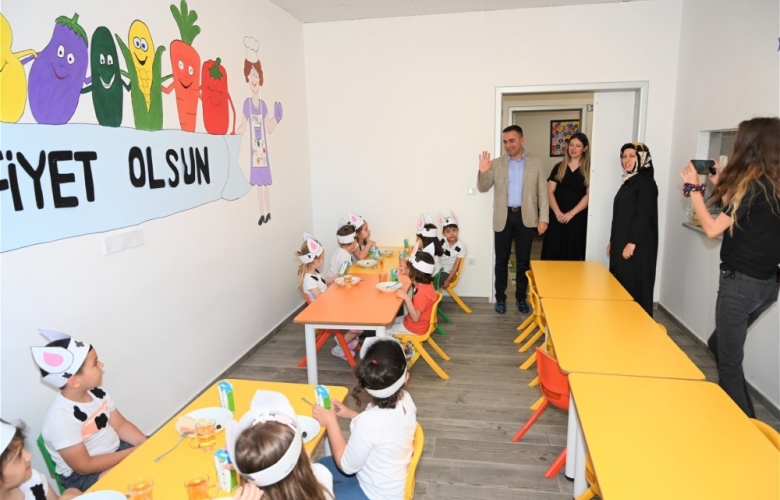 BİGA BELEDİYESİ' NDEN MİNİKLERE SÜT