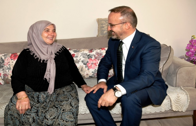 TURAN “ANNELERİMİZİN SEVGİSİ DÜNYAMIZI KUŞATIYOR”