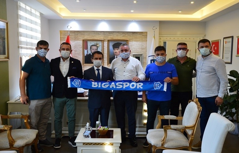 VALİ  AKTAŞ BİGASPOR YÖNETİMİNİ MAKAMINDA KABUL ETTİ