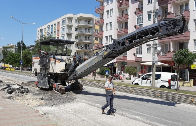 ALT YAPI TEMİZLİK BAKIM VE ONARIM ÇALIŞMALARI ŞEHRİN ÇEŞİTLİ CADDELERİNDE DEVAM EDİYOR