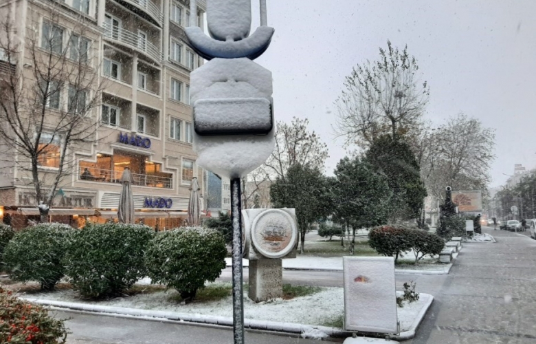 KAR YAĞIŞI VE ŞİDDETLİ FIRTINA DENİZ ULAŞIMINI OLUMSUZ ETKİLEDİ