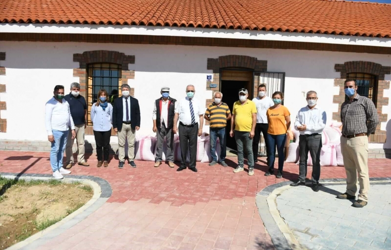 ÇANAKKALE BELEDİYESİ KARAKILÇIK BUĞDAYI TOHUMLARINI ÜRETİCİLER İLE BULUŞTURDU